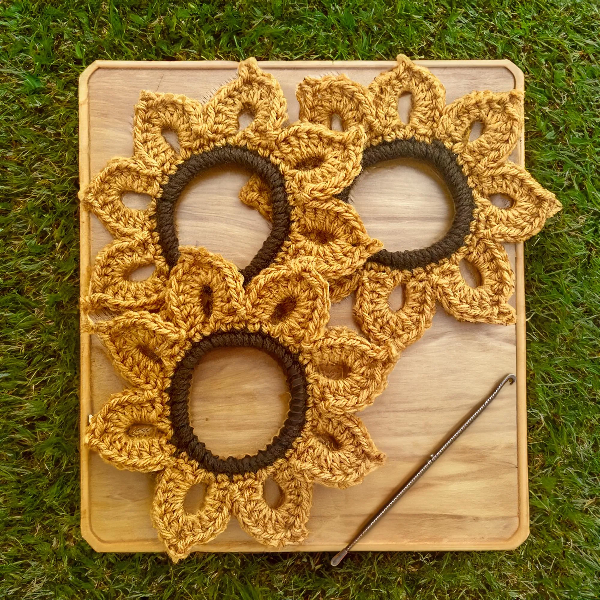 Bloomy Sun Scrunchie Daisy