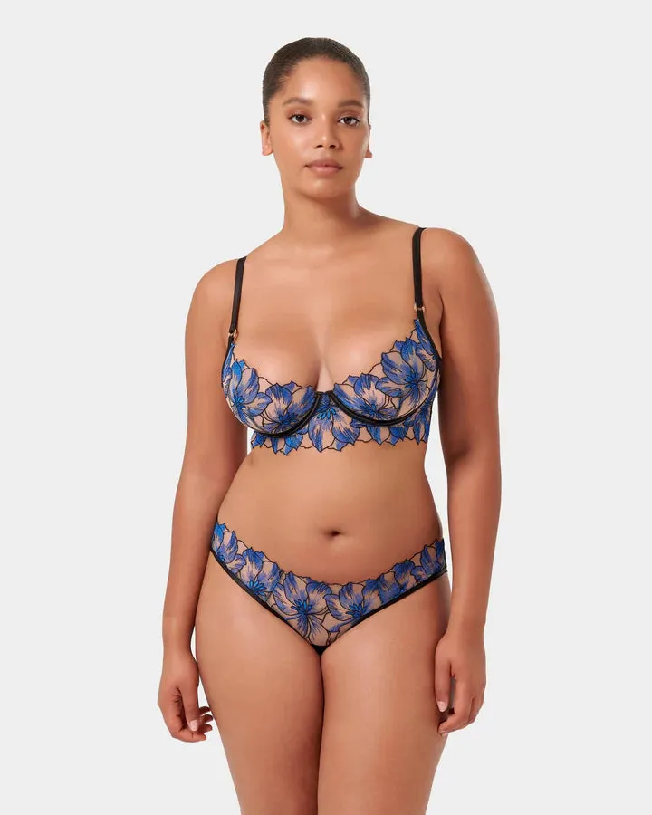 Lyandra Brief