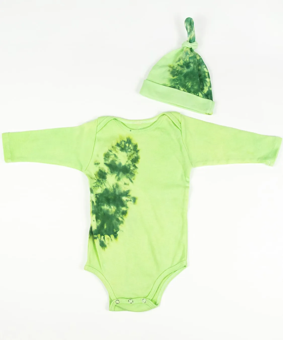 Tiny Pines Organic Tie Dye Baby Bodysuit   Hat