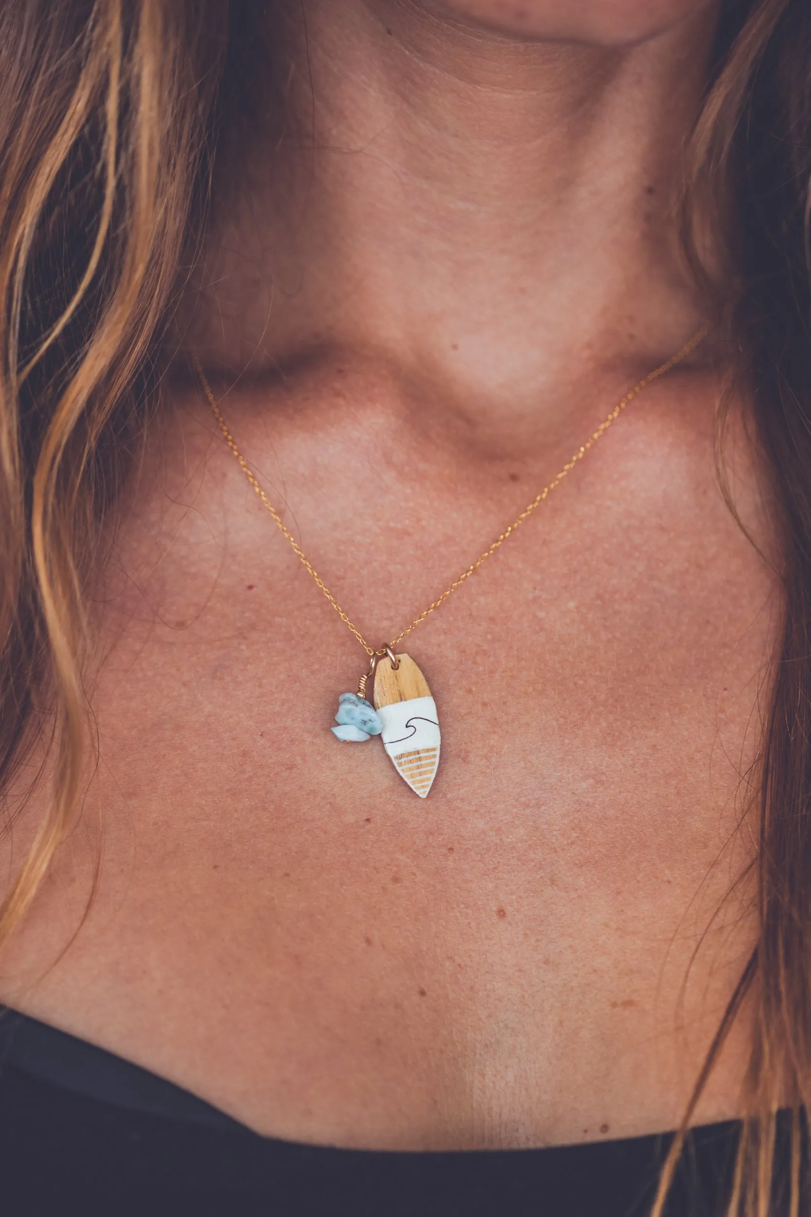 UNIQUE SURF GOLD NECKLACE